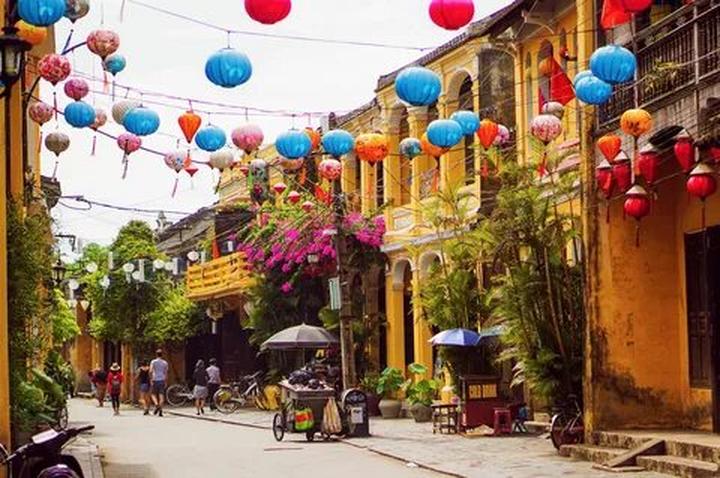 Mỹ Tâm: Họa mi tóc nâu và mối quan hệ với học trò